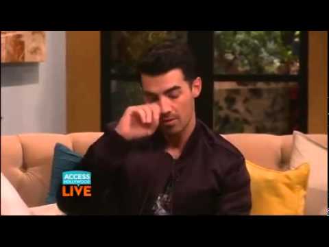 download lagu mp3 mp4 Taylor Swift E Joe Jonas Juntos, download lagu Taylor Swift E Joe Jonas Juntos gratis, unduh video klip Taylor Swift E Joe Jonas Juntos