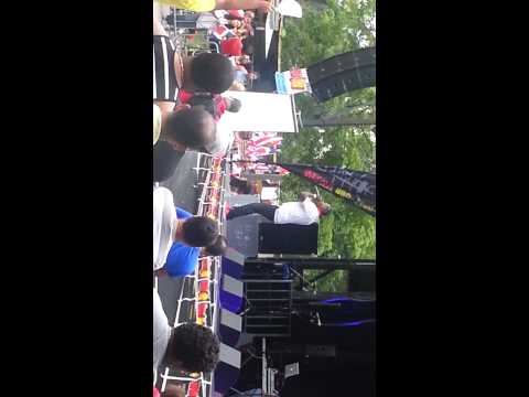 Lio el mas duro y djnextlevel ronpiendo en tarima