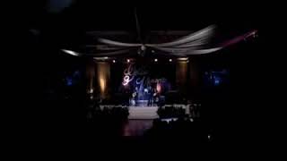 Download lagu FAVOURITE'S GROUP CARI KAWAN LAIN Live Konser 2008 mp3