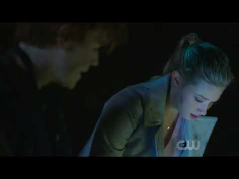 Archie and Betty face the Blackhood| RIVERDALE 2X09|