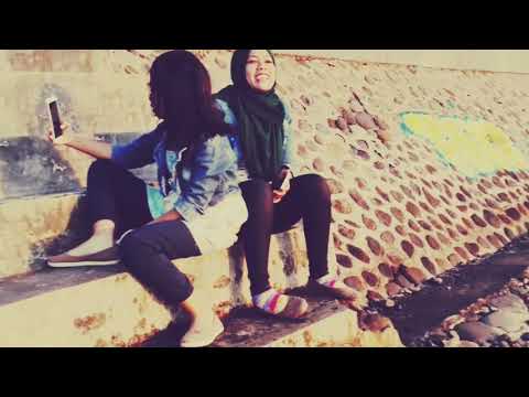 Gibran beck main di pantai 2