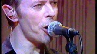 David Bowie &#39;Boys Keep Swinging&#39; Live @ White Room 1995.