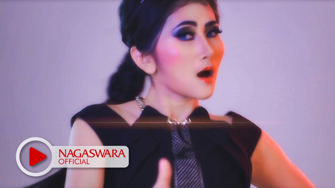 Ratu Idola - Dibalas Dusta - Official Music Video - NAGASWARA