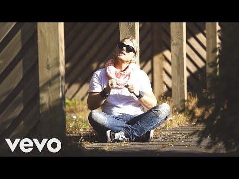 Einar Örn - Kaffi Hjá Mömmu (Official music video)