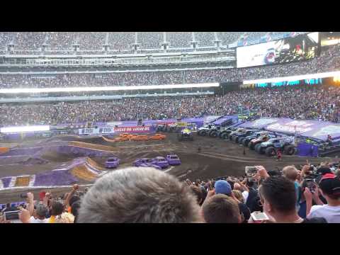 Max D front flip at MetLife arena 2015