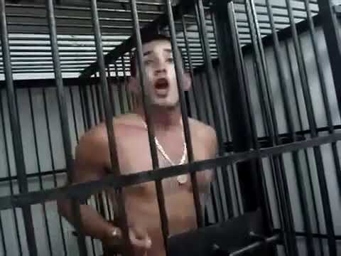 FUZILEIRO NAVAL BOTA TERROR EM DELEGACIA