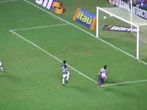 Gol de Wellington e Jones. Bahia 3 X 1 Figueirense (31/7/11)