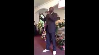Gerald Bonds singing at a funeral His eyes are on the sparrow part 2