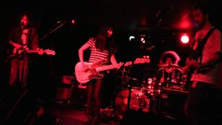 Yuck - Sunday [Live at The Cooler, Bristol UK 08.10.2010]