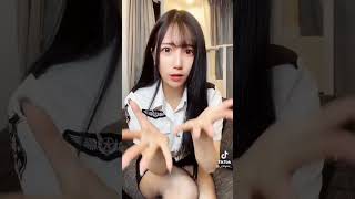 パンツ見えそうじゃね？？？