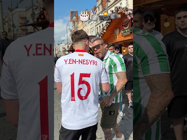 Vídeo relacionado con Mucho Betis - Afición Real Betis Balonpie - Hinchas Sevilla Sudadera con Capucha