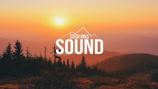 hazey eyes - Hungover You (feat. Moli)