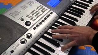 Video thumbnail for Yamaha PSR-E403 demo: Arpeggiator and effects test by Gearfacts