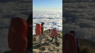 Download lagu Gunung Rinjani (Semua Akan Indah Pada Waktunya) #rinjani #pendakigunung #pendakicupu #pendaki mp3