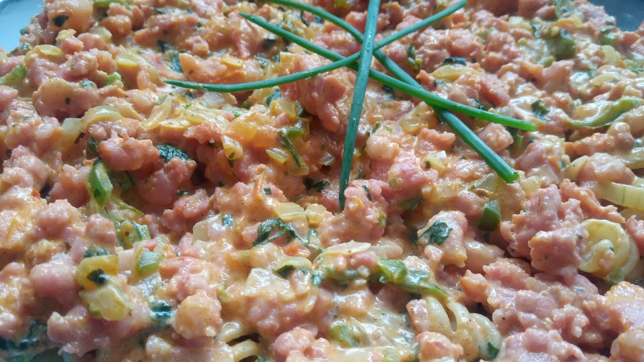 Macarrão com molho cremoso de linguiça toscana