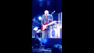 5:15 The Who Toronto April 27, 2016 ACC Pete Townshend guitar solo