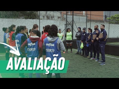 FUTEBOL FEMININO DO PALMEIRAS FAZ AVALIAÇÃO EM ESCOLINHA
