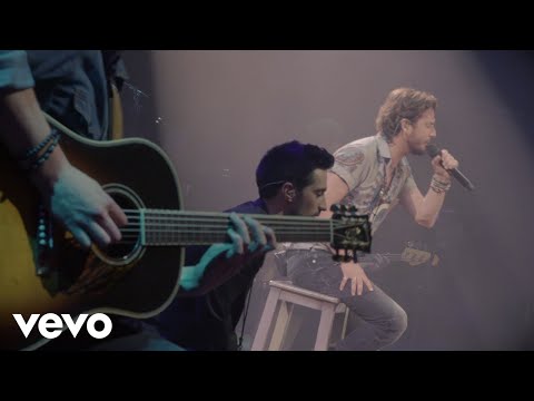 Videoclip de Uno X Uno (En Directo En El Estadio Olímpico De La Cartuja De Sevilla / 2016) — Manuel Carrasco