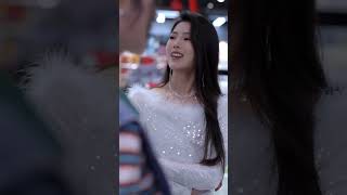 被下藥的灰姑娘誤入總裁房間，一夜溫存後竟懷上雙胞胎，5年後看到mini版的自己，總裁直接把她寵上天！