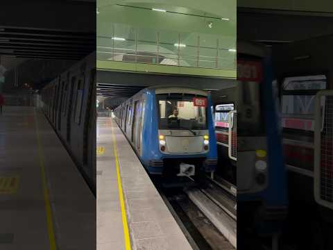 Metro De Santiago | NS-04 N2091 “Fuera de Servicio” por Hospital El Pino