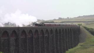 preview picture of video 'The 15 Guinea Special - 70013 Oliver Cromwell - Ribblehead Viaduct - 11/08/13'