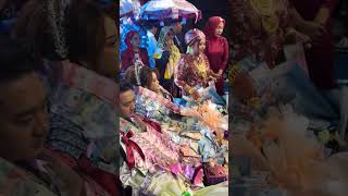 Download lagu Penganten yang lagi viral di Surabaya.. disawer puluhan juta.  Hiburan nya Adella.. #fypviralシ mp3
