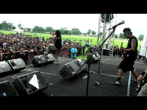 MAWAR BERDURI LIVE@HELLPRINT UNITED DAY 11DES 2011 -SABILULUNGAN.MOV