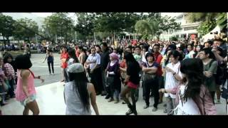 preview picture of video 'OFFICIAL - WONDERGIRLS FLASHMOB at CENTRAL PARK JAKARTA, INDONESIA.mp4'