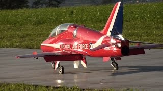 preview picture of video 'turbine powered Red Arrows Hawk'