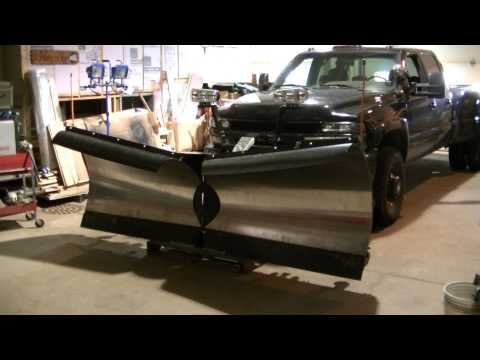 Snowdogg VXF95 V Plow Demounting From My Truck First Time