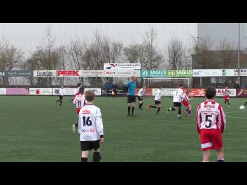 Esto JO13-1 - Alphense Boys JO13-4, 1e helft