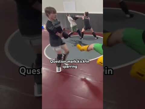 Question mark kick in sparring #mma #questionmarkkick