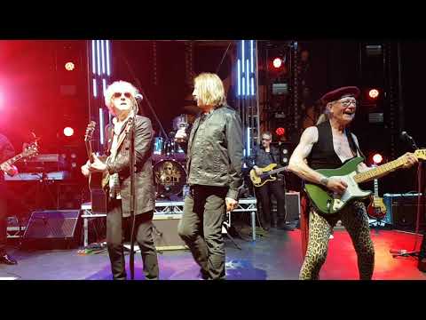 'Roll Away The Stone' - Mott The Hoople, Shepherd's Bush Empire, London, UK