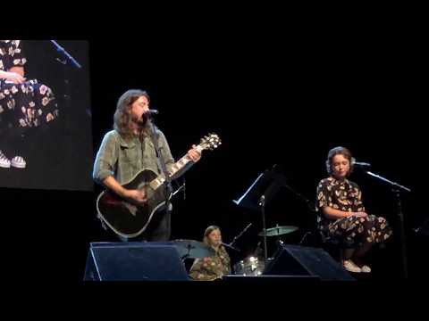 Dave Grohl and Daughters Violet and Harper sing The Sky is a Neighborhood