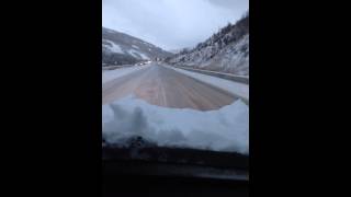 preview picture of video 'Denver To Vail Winter. Sure you want to rent a car? Leave the driving to us.www.get2vaillimo.com'