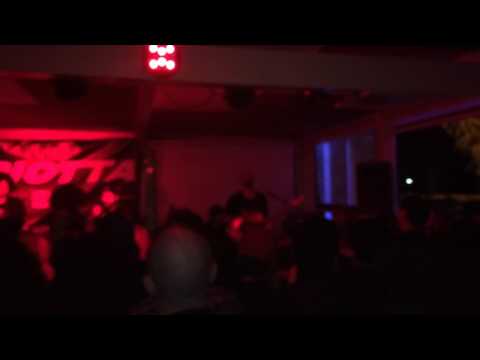 PIOTTA - Troppo avanti - LIVE at Beat Cafe 30/04/2017 @piottatommaso