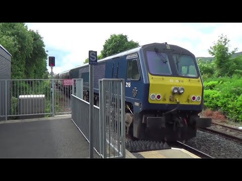 2 Enterprise trains (9004 + 216 & 231 + 9003) at Newry station