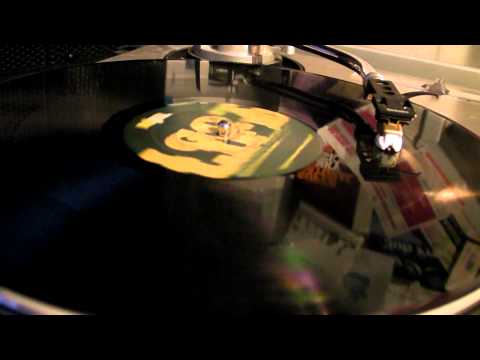 Deep House : Rick Wade - Kemeticjust Feat Terrance Downs