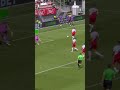 Deze FC Utrecht-fan kan het even niet meer aan zien ?