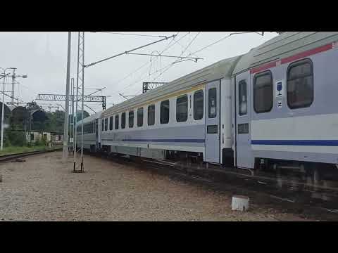 Wjazd EP09 - 046 z IC 3807 Malczewski na Wrocław Główny