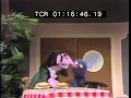 Sesame Street - Grover, The Count and the hot dogs