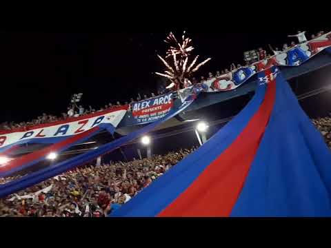 "Hinchada de Cerro Porteño | Varios temas | Primera fecha del torneo apertura 2022" Barra: La Plaza y Comando • Club: Cerro Porteño