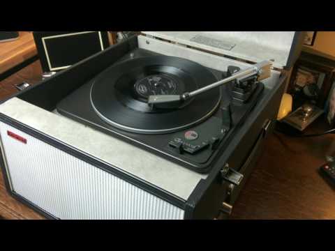 Hacker GP 15 playing "Walk On Buy" by Leroy Van Dyke