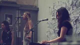 Ida Stein LIVE at Klub Genau - Are We Changing (powered by VUCX)