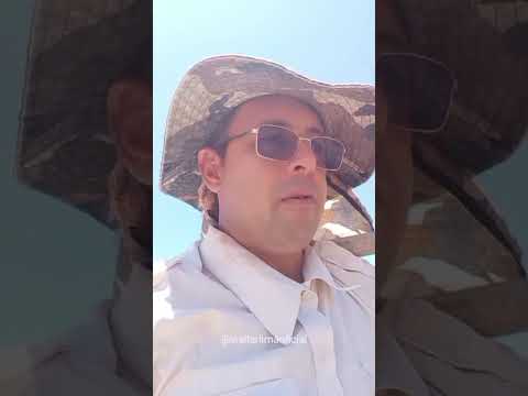 Cidade de Milhã Ceará , irmão batalhando para suas plantas não morrerem.