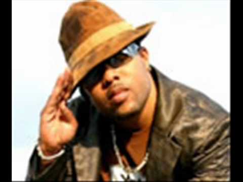 Wiz Khalifa ft Mr.Vegas, Hollow Point & Alozade- Roll Up (remix).wmv