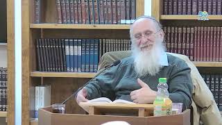 אמונה במה? | לנבוכי הדור | הרב אורי שרקי (ישיבת מכון מאיר) - התמונה מוצגת ישירות מתוך אתר האינטרנט יוטיוב. זכויות היוצרים בתמונה שייכות ליוצרה. קישור קרדיט למקור התוכן נמצא בתוך דף הסרטון