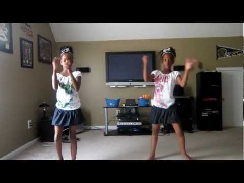 Twins dancing to 