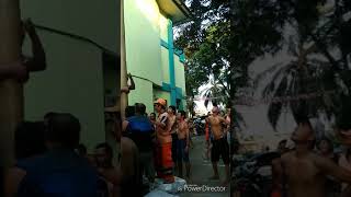 Download lagu Kejadian lucu celana melorot panjat pinang 2017 ala PPSU Tg priok mp3