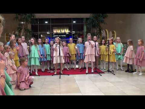 EESTI LAPS - LAULUPESA | LAULUPESA JÕULUKONTSERT KAUBAMAJAS 15.12.2017